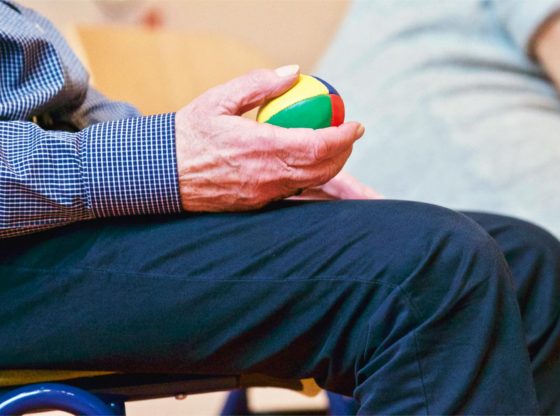 Częste oddawanie stolca u osób starszych – przyczyny, diagnostyka i postępowanie